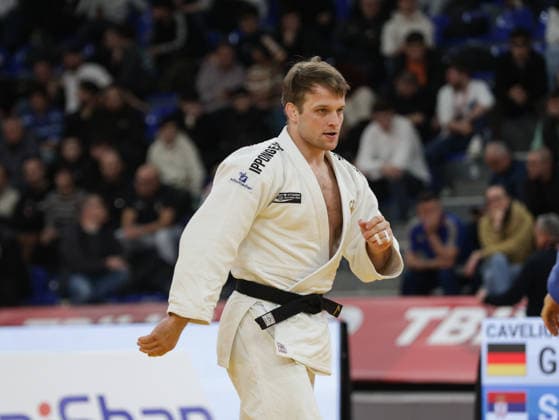 Judo: Timo Cavelius is seriously injured by his opponent after a Bundesliga bout – archive footage