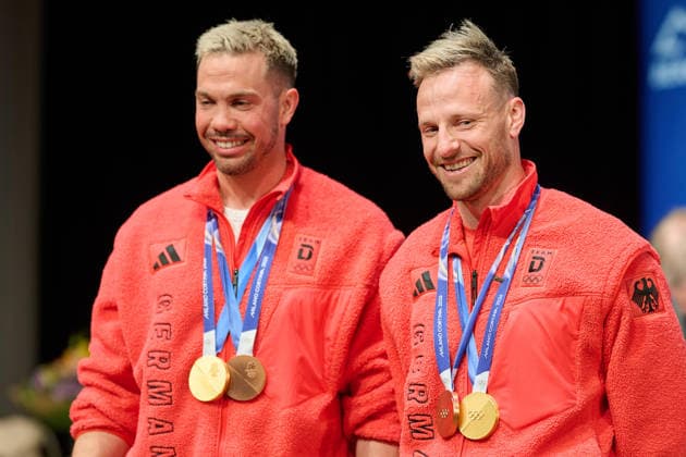 Berchtesgaden, Germany March 27, 2026 Reception of the Olympic participants of the Olympic Winter Games Milan Cortina 2026 In the picture from left Tobias Wendl luge , Tobias Arlt luge AlpenCongress Bayern Copyright: xFotostandx xWassmuthx