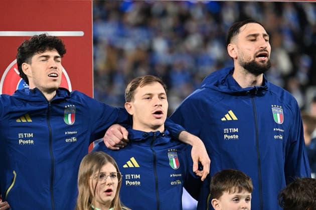 Soccer, FIFA World Cup, WM, Weltmeisterschaft, Fussball 2026 match between Italy-North Ireland Alessandro Bastoni of Italy, Nicolo Barella of Italy,Gianluigi Donnarumma of Italy during national anthem during playoff qualifier Fifa World Cup 2026 match between Italy-North Ireland at the gewiss stadium, Italy, March 26th, 2026. Imago-Images Emmefoto Copyright: xImago-Images Emmefotox