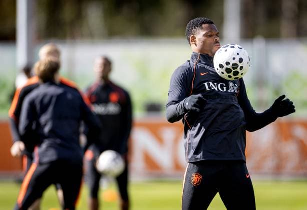 ZEIST - Denzel Dumfries during a training session of the Dutch national team, Nationalteam in the run-up to a friendly match against Ecuador. KOEN VAN WEEL ANP xVIxANPxSportx xxANPxIVx 554726575 originalFilename: 554726575