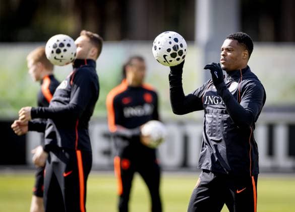 ZEIST - Denzel Dumfries during a training session of the Dutch national team, Nationalteam in the run-up to a friendly match against Ecuador. KOEN VAN WEEL ANP xVIxANPxSportx xxANPxIVx 554726581 originalFilename: 554726581