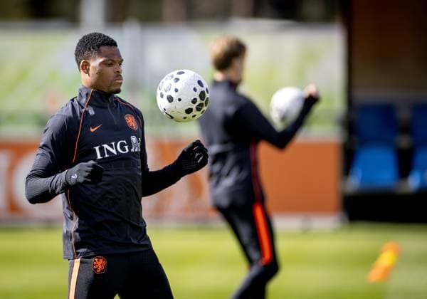 ZEIST - Denzel Dumfries during a training session of the Dutch national team, Nationalteam in the run-up to a friendly match against Ecuador. KOEN VAN WEEL ANP xVIxANPxSportx xxANPxIVx 554729113 originalFilename: 554729113