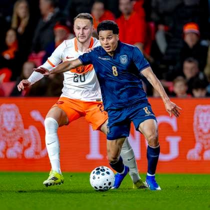 EINDHOVEN Teun Koopmeiners of the Netherlands, Anthony Valencia of Ecuador during the friendly international match between the Netherlands and Ecuador on March 31, 2026, at Philips Stadium, the Netherlands Photo by DeFodi Images