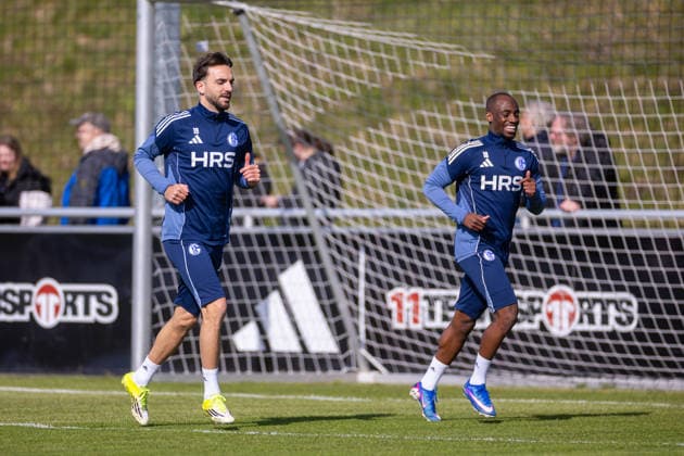 01 04 2026, Football, Training of FC Schalke 04 v l Kenan Karaman FC Schalke 04 , Christopher Antwi Adjei FC Schalke 04 Gelsenkirchen Training ground FC Schalke 04 NRW Germany xRHR PHOTO YYx Copyright: RHR-FOTOx RHR-FOTO YY