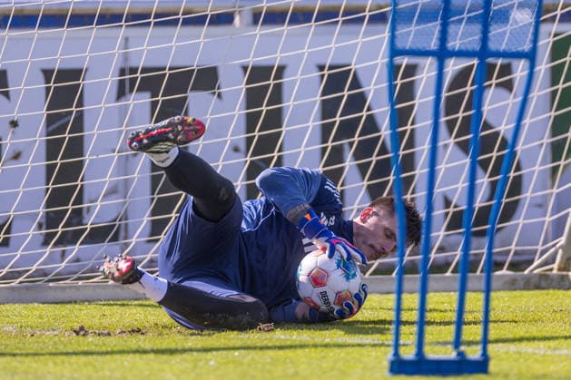 01 04 2026, Soccer, Training of FC Schalke 04 Goalkeeper Kevin Müller FC Schalke 04 Gelsenkirchen Training ground FC Schalke 04 NRW Germany xRHR PHOTO YYx Copyright: RHR-FOTOx RHR-FOTO YY