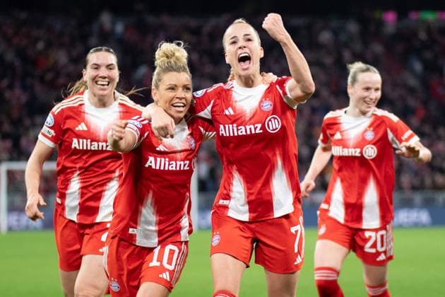 Vanessa Gilles 2 Bayern , Linda Dallmann 10 FC Bayern , Giulia Gwinn 7 FC Bayern , Franziska Kett 20 Bayern and Glodis Viggosdottir 4 FC Bayern celebrate the goal for 2 1 during the UEFA Womens Champions League match FC Bayern Munich Manchester United on 01 04 2026 Munich Allianz Arena Bayern Germany