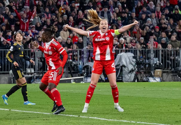 Glodis Perla Viggosdottir FC Bayern Muenchen Frauen, 04 celebrates her goal to equalize 1 1, next to Bernadette Amani FC Bayern Muenchen Frauen, 15 GER, FC Bayern Muenchen vs Manchester United W F C , Football, UEFA Womans Champions League, Quarter-final second leg, 2025 2026 season, 01 04 2026 GER, FC Bayern Muenchen vs Manchester United W F C , Football, UEFA Womans Champions League, Quarter-final second leg, 2025 2026 season, 01 04 2026 Muenchen Copyright: xEibner-Pressefoto HeikexFeinerx EP_HFR