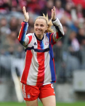 Glodis Perla Viggosdottir , FC Bayern München Manchester United, ManU Frauen , Viertelfinale , Women Champions League , Fußball , in den Allianz Arena Stadion , in München , Bayern , Deutschland. April 01 , 2026 . Photo by: Davide Elias IPA Photo Pressefoto DENL Copyright: xDavidexEliasx