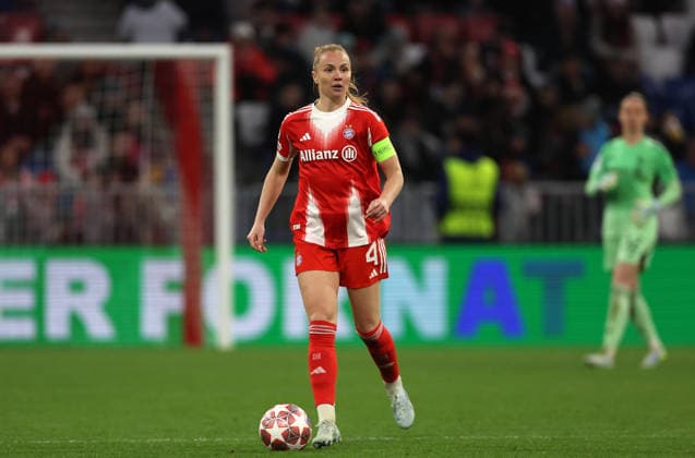 Glodis Perla Viggosdottir , FC Bayern München Manchester United, ManU Frauen , Viertelfinale , Women Champions League , Fußball , in den Allianz Arena Stadion , in München , Bayern , Deutschland. April 01 , 2026 . Photo by: Davide Elias IPA Photo Pressefoto DENL Copyright: xDavidexEliasx