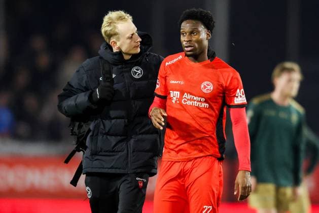 ALMERE , 03-04-2026 , Yanmar stadium , season 2025 2026 , Dutch Keuken Kampioen Divisie football , match between Almere City and TOP Oss , Picture shows Almere City FC player Emmanuel van de Blaak Almere City - TOP Oss  x202818844x Copyright: