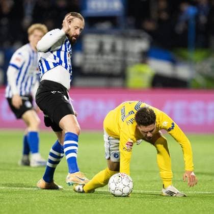 EINDHOVEN , 03-04-2026 , Jan Louwers Stadium , season 2025 2026 , Dutch Keukenkampioendivisie football , FC Eindhoven - De Graafschap , Picture shows FC Eindhoven player Kevin van Veen De Graafschap player Nart Ahmeti Grainca Eindhoven - Graafschap  x202818881x Copyright: