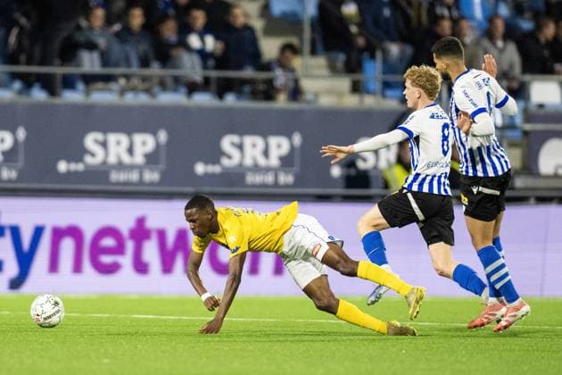 EINDHOVEN , 03-04-2026 , Jan Louwers Stadium , season 2025 2026 , Dutch Keukenkampioendivisie football , FC Eindhoven - De Graafschap , Picture shows De Graafschap player Nathan Kaninda FC Eindhoven player Sven Simons FC Eindhoven player Farouq Limouri Eindhoven - Graafschap  x202818920x Copyright: