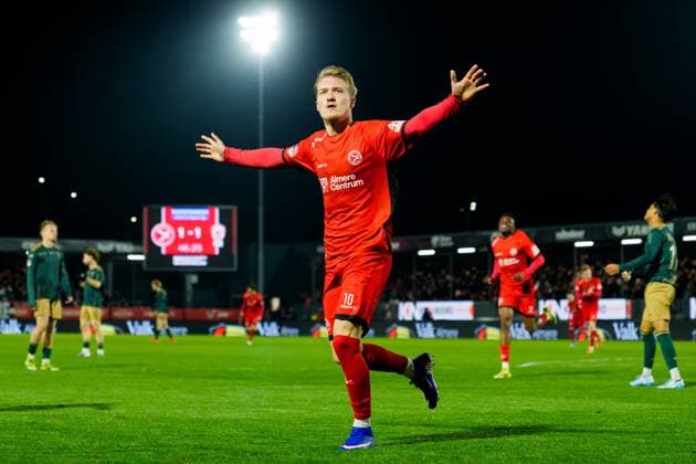 ALMERE , 03-04-2026 , Yanmar stadium , season 2025 2026 , Dutch Keuken Kampioen Divisie football , match between Almere City and TOP Oss , Picture shows Almere City FC player Julian Rijkhoff celebrating the 2-1 Almere City - TOP Oss  x202819104x Copyright: