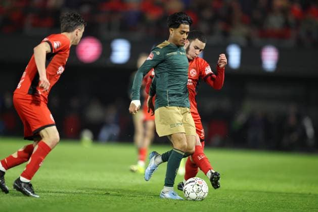 ALMERE , 03-04-2026 , Yanmar stadium , season 2025 2026 , Dutch Keuken Kampioen Divisie football , match between Almere City and Top Oss , picture shows Top Oss player Mauresmo Hinoke Almere City FC player Hamza El Dahri Almere City FC player Boyd Reith Almere City - Top Oss  x202819221x Copyright: