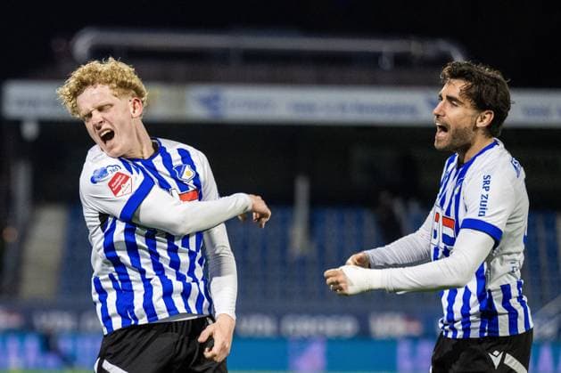 EINDHOVEN , 03-04-2026 , Jan Louwers Stadium , season 2025 2026 , Dutch Keukenkampioendivisie football , FC Eindhoven - De Graafschap , Picture shows FC Eindhoven player Sven Simons celebrates the 2-1 with FC Eindhoven player John Neeskens Eindhoven - Graafschap  x202820876x Copyright:
