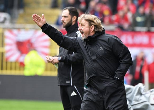 Soccer 2 Bundesliga Season 2025 26 1 FC Kaiserslautern 04 04 2026 Fritz Walter Stadion 1 FC Kaiserslautern fck Fortuna Düsseldorf dus Sven MISLINTAT dus 1 FC Kaiserslautern