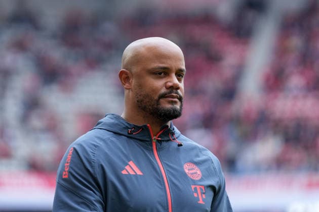 Vincent Kompany FC Bayern Munich, Head Coach , Portrait, Portrait , Germany, Football, 1 Bundesliga, 28 Matchday, 2025 2026, SC Freiburg vs FC Bayern Munich, 04 04 2026, Europa Park Stadion, Freiburg, Germany DFL REGULATIONS PROHIBIT ANY USE OF PHOTOGRAPHS AS IMAGE SEQUENCES AND OR QUASI VIDEO Freiburg Europa Park Stadion Baden Württemberg Germany Copyright: xArnexAmbergx