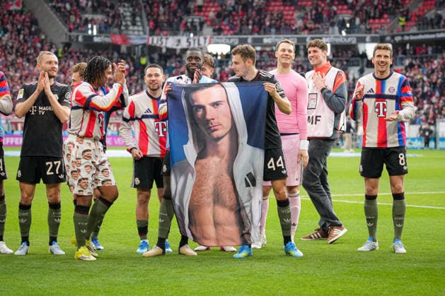 Germany, Football, 1 Bundesliga, Season 2025 2026, 28 Matchday SC Freiburg vs FC Bayern Munich Europa Park Stadion Freiburg Celebrations, Fans, Josip StaniÅ¡iÄ‡ FC Bayern, 44 Leon Goretzka FC Bayern, 8 Freiburg Europa Park Stadion Baden Württemberg Germany Copyright: xFINLEYxMÖRCHx
