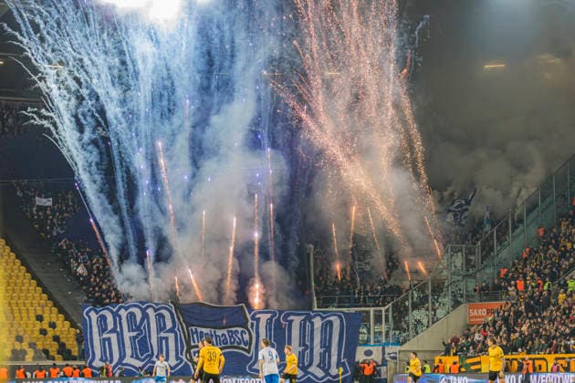 04 04 2026, xomx, Soccer 2 Bundesliga, Dynamo Dresden Hertha BSC Berlin v l Fans Hertha with pyros rockets interruption of match DFL DFB REGULATIONS PROHIBIT ANY USE OF PHOTOGRAPHS as IMAGE SEQUENCES and or QUASI VIDEO Dresden
