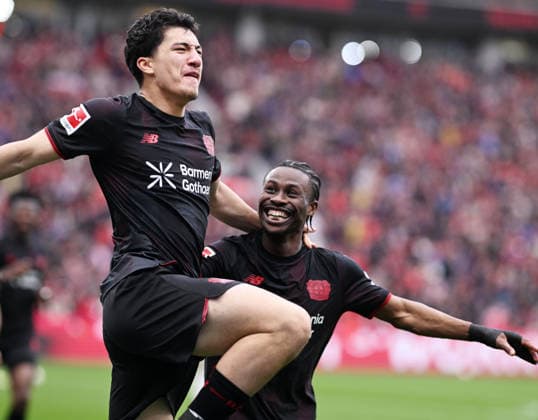 04 04 2026, xophax, Soccer 1 Bundesliga, Bayer 04 Leverkusen VfL Wolfsburg Ibrahim Maza after his goal with Nathan Tella , right both Bayer 04 Leverkusen DFL DFB REGULATIONS PROHIBIT ANY USE OF PHOTOGRAPHS as IMAGE SEQUENCES and or QUASI VIDEO Leverkusen