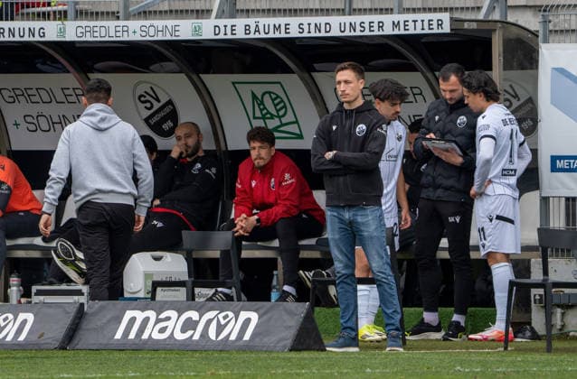 04 04 2026, xwppx, Soccer Regionalliga Suedwest, SV Sandhausen SG Sonnenhof Grossaspach v l Trainer Kevin Stotz SV Sandhausen DFL DFB REGULATIONS PROHIBIT ANY USE OF PHOTOGRAPHS as IMAGE SEQUENCES and or QUASI VIDEO Sandhausen