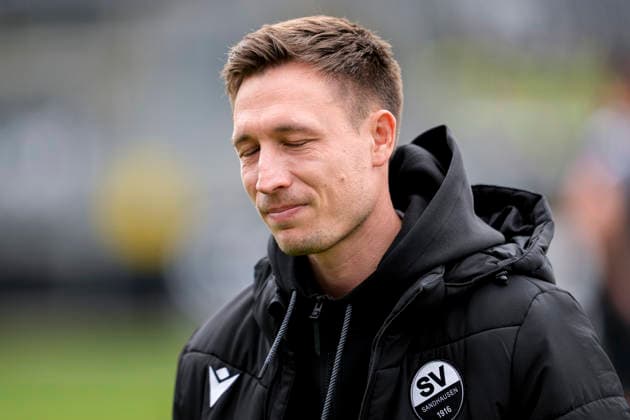 Kevin Stotz coach, head coach, interim coach, SVS , single picture, single photo, action, action, looking disappointed, disappointment, frustration, disappointed, pessimistic, 04 04 2026, Sandhausen Germany , Football, Regionalliga Südwest, SV Sandhausen SG Sonnenhof Großaspach xozx