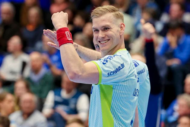 Ellidi Snaer Vidarsson VfL Gummersbach cheers, DAIKIN Handball Bundesliga, Bergischer HC v VfL Gummersbach, Mitsubishi Electric Halle on April 02, 2026 in Duesseldorf, Germany Photo by Marco Steinbrenner DeFodi Images Ellidi Snaer Vidarsson VfL Gummersbach cheers, DAIKIN Handball Bundesliga, Bergischer HC v VfL Gummersbach, Mitsubishi Electric Halle, April 2, 2026 in Duesseldorf, Germany Photo by Marco Steinbrenner DeFodi Images