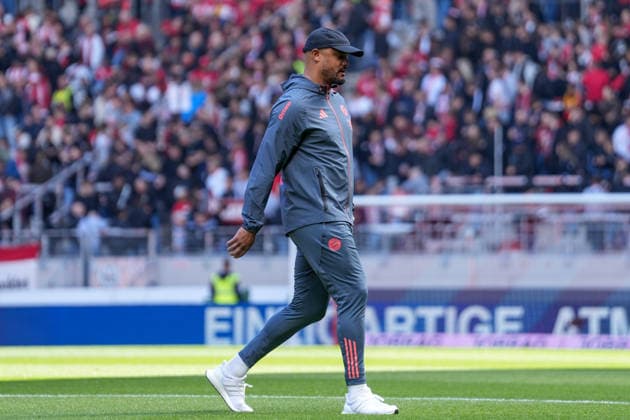 Vincent Kompany FC Bayern Munich, Head Coach , Germany, Football, 1 Bundesliga, Matchday 28, 2025 2026, SC Freiburg vs FC Bayern Munich, 04 04 2026, Europa Park Stadion, Freiburg, Germany DFL REGULATIONS PROHIBIT ANY USE OF PHOTOGRAPHS AS IMAGE SEQUENCES AND OR QUASI VIDEO Freiburg Europa Park Stadion Baden Württemberg Germany Copyright: xArnexAmbergx