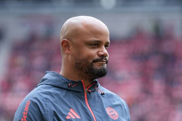 Vincent Kompany FC Bayern Munich, Head Coach , Portrait, Portrait , Germany, Football, 1 Bundesliga, 28 Matchday, 2025 2026, SC Freiburg vs FC Bayern Munich, 04 04 2026, Europa Park Stadion, Freiburg, Germany DFL REGULATIONS PROHIBIT ANY USE OF PHOTOGRAPHS AS IMAGE SEQUENCES AND OR QUASI VIDEO Freiburg Europa Park Stadion Baden Württemberg Germany Copyright: xArnexAmbergx