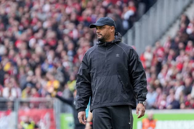 Vincent Kompany FC Bayern Munich, Head Coach , Germany, Football, 1 Bundesliga, Matchday 28, 2025 2026, SC Freiburg vs FC Bayern Munich, 04 04 2026, Europa Park Stadion, Freiburg, Germany DFL REGULATIONS PROHIBIT ANY USE OF PHOTOGRAPHS AS IMAGE SEQUENCES AND OR QUASI VIDEO Freiburg Europa Park Stadion Baden Württemberg Germany Copyright: xArnexAmbergx
