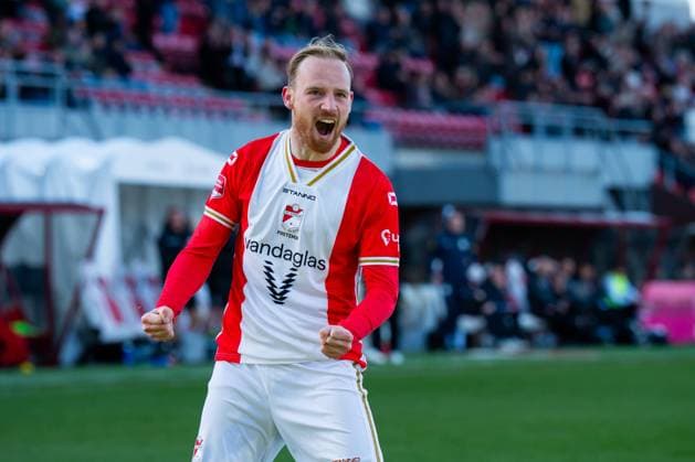 EMMEN , 06 04-2026 , Stadium Oude Meerdijk , season 2025 2026 , Dutch Keuken Kampioen Divisie football , match between FC Emmen and MVV , picture shows FC Emmen player Romano Postema scores 2-1 Emmen - MVV  x202877807x Copyright: