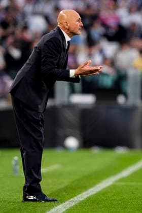 JuventusÕ head coach Luciano Spalletti during the Serie A soccer match between Juventus Fc and Genoa the Juventus Stadium in Turin, north west Italy - April 6, 2026. - Soccer  Copyright: xFabioxFerrari LaPressex