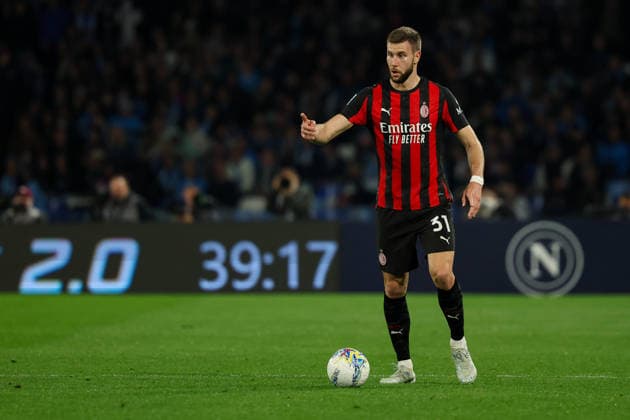 AC Milan s Strahinja Pavlovic during the Serie A soccer match between Napoli and Milan at the Diego Armando Maradona Stadium in Naples, southern italy - Monday , April 06 , 2026. - Soccer .  Copyright: xAlessandroxGarofalo LaPressex