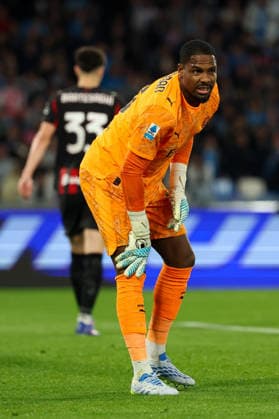 AC Milan s goalkeeper Mike Maignan during the Serie A soccer match between Napoli and Milan at the Diego Armando Maradona Stadium in Naples, southern italy - Monday , April 06 , 2026. - Soccer .  Copyright: xAlessandroxGarofalo LaPressex