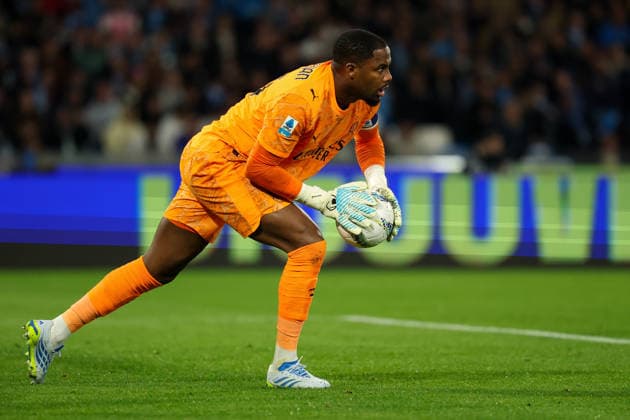 AC Milan s goalkeeper Mike Maignan during the Serie A soccer match between Napoli and Milan at the Diego Armando Maradona Stadium in Naples, southern italy - Monday , April 06 , 2026. - Soccer .  Copyright: xAlessandroxGarofalo LaPressex
