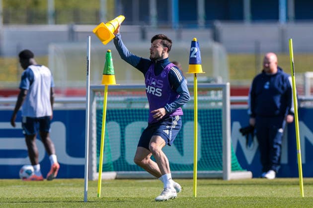 08 04 2026, Football, Training of FC Schalke 04 Adrian Gantenbein FC Schalke 04 during a coordination exercise Gelsenkirchen Training ground FC Schalke 04 NRW Germany xRHR PHOTO YYx Copyright: RHR-FOTOx RHR-FOTO YY