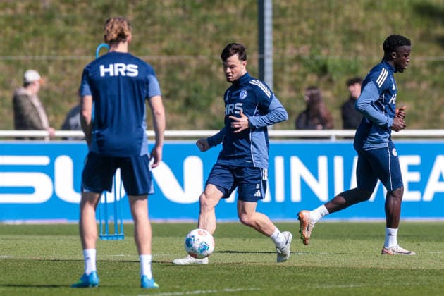 08 04 2026, Football, Training of FC Schalke 04 Adrian Gantenbein FC Schalke 04 Gelsenkirchen Training ground FC Schalke 04 NRW Germany xRHR PHOTO YYx Copyright: RHR-FOTOx RHR-FOTO YY