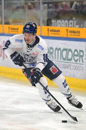 Laurin Braun EC Kassel Huskies, 18 am Puck Bietigheim Steelers vs EC Kassel Huskies, Ice Hockey, DEL 2, PlayOff Game 4, Season 2025 2026, 08 04 2026 Bietigheim Steelers vs EC Kassel Huskies, Ice Hockey, DEL 2, PlayOff Game 4, Season 2025 2026, 08 04 2026 Bietigheim Copyright: xEibner-Pressefotox EP_TBR