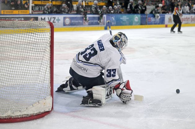 Philipp Maurer EC Kassel Huskies, 33 Goalie at the puck Bietigheim Steelers vs EC Kassel Huskies, Ice Hockey, DEL 2, PlayOff Game 4, Season 2025 2026, 08 04 2026 Bietigheim Steelers vs EC Kassel Huskies, Ice Hockey, DEL 2, PlayOff Game 4, Season 2025 2026, 08 04 2026 Bietigheim Copyright: xEibner-Pressefotox EP_TBR