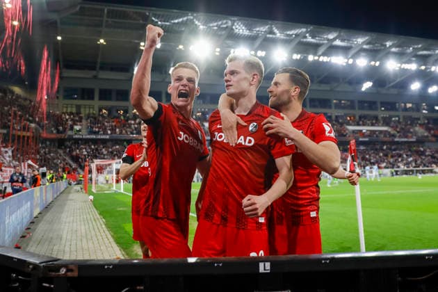 SC Freiburg celebrating a 3-0 goal by Matthias Ginter SC Freiburg, 28 , Germany, Football, UEFA Europa League, quarter-final, 2025 2026, SC Freiburg vs Celta Vigo, 09 04 2026, Freiburg im Breisgau Europa Park Stadion Stadion am Deutschland Copyright: xGrantxHubbsx