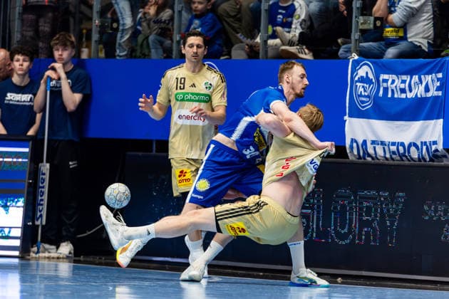 10 04 2026, GER, Handball, Men, Season 25 26, Daikin 1 Bl, 28 Matchday, ThSV Eisenach TSV Hannover Burgdorf Marian Michalczik TSV Hannover Burgdorf , Dominik Solak ThSV Eisenach,30 99817 Eisenach Werner Assmann Halle Am Sportp Thueringen Germany