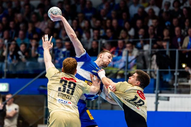 10 04 2026, GER, Handball, Men, Season 25 26, Daikin 1 Bl, 28 Matchday, ThSV Eisenach TSV Hannover Burgdorf Lukas Stutzke TSV Hannover Burgdorf , Dominik Solak ThSV Eisenach,30 , Renars Uscins TSV Hannover Burgdorf 99817 Eisenach Werner Assmann Halle Am Sportp Thueringen Germany