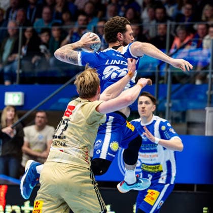 10 04 2026, GER, Handball, Men, Season 25 26, Daikin 1 Bl, 28 Matchday, ThSV Eisenach TSV Hannover Burgdorf Marian Michalczik TSV Hannover Burgdorf , Alexander Saul ThSV Eisenach,95 99817 Eisenach Werner Assmann Halle Am Sportp Thueringen Germany