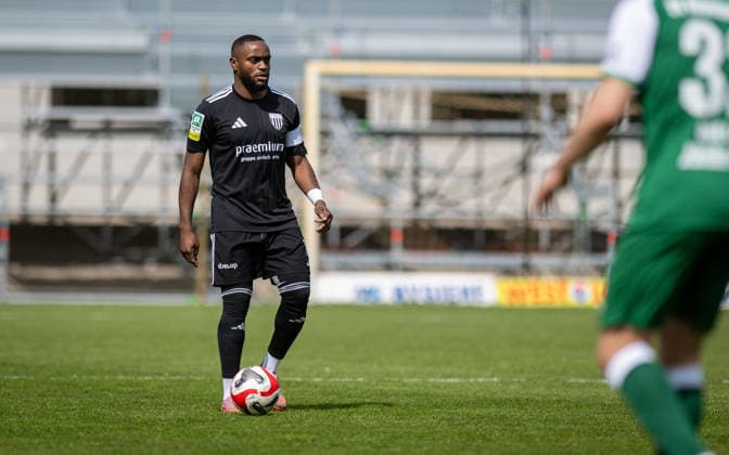 Soccer, Season 2025 2026, Regionalliga West, 11 04 2026, Matchday 29, Men, 1 FC Bocholt black vs SV Roedinghausen gruen Arnold Budimbu 1 FC Bocholt , Bocholt Stadion am Huenting Nordrhein Westfalen Germany 260411_fb_1fc-bocholt_sv-roedinghausen_50874