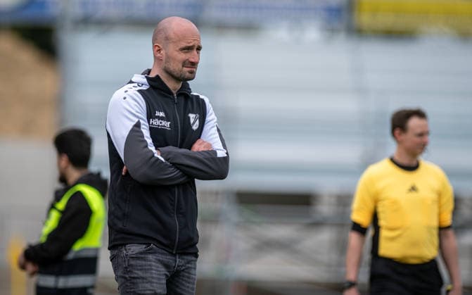 Soccer, Season 2025 2026, Regionalliga West, 11 04 2026, Matchday 29, Men, 1 FC Bocholt black vs SV Roedinghausen green Lars Fleischer Coach SV Roedinghausen , Bocholt Stadion am Huenting Nordrhein Westfalen Germany 260411_fb_1fc-bocholt_sv-roedinghausen_50902