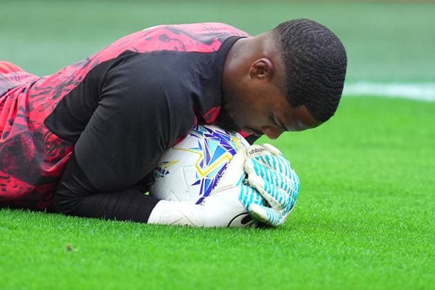 AC Milan s goalkeeper Mike Maignan during the Serie A soccer match between Ac Milan and Udinese at the San Siro Stadium in Milan , north Italy - Saturday , April 11 , 2026 . - Soccer .  Copyright: xSpada LaPressex