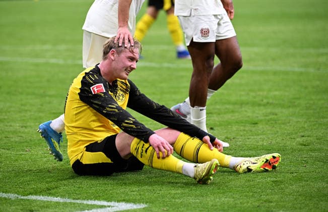 Football, Bundesliga, Germany, Men, Season 2025 2026, Matchday 29, Signal Iduna Park Dortmund Bor Dortmund Bayer Leverkusen 0 1 Julian Brandt BVB Disappointment, Frustration, Action