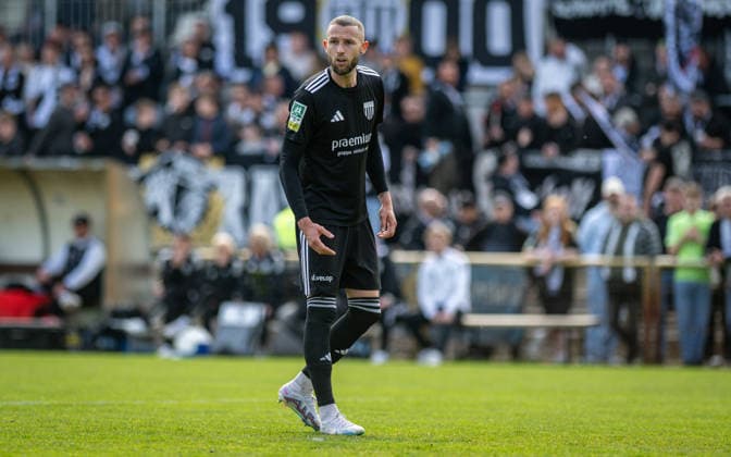 Soccer, Season 2025 2026, Regionalliga West, 11 04 2026, Matchday 29, Men, 1 FC Bocholt black vs SV Roedinghausen green Dominik Lanius 1 FC Bocholt , Bocholt Stadion am Huenting Nordrhein Westfalen Germany 260411_fb_1fc-bocholt_sv-roedinghausen_50966