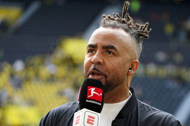 Soccer, 1 BL season 2025 2026 , Borussia Dortmund vs Bayer 04 Leverkusen , 11 04 2026, Signal Iduna Park, Dortmund , Patrick Owomoyela, soccer expert,