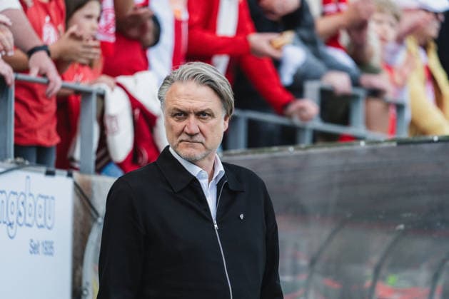 Dietmar Beiersdorfer as FC Ingolstadt 04 sports director looks grim Rot Weiss Essen vs FC Ingolstadt 04, Football, 3 Liga, Matchday 33, Season 2025 26, 11 04 2026, DFL REGULATES PROHIBIT ANY USE OF PHOTOGRAPHS AS IMAGE SEQUENCES AND OR QUASI VIDEO, Rot Weiss Essen vs FC Ingolstadt 04, Football, 3 Liga, Matchday 33, Season 2025 26, 11 04 2026 Essen Copyright: xEibner-Pressefoto LukasxBaldygax EP_LBA